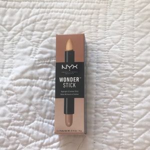 NYX Wonder Stick in Universal